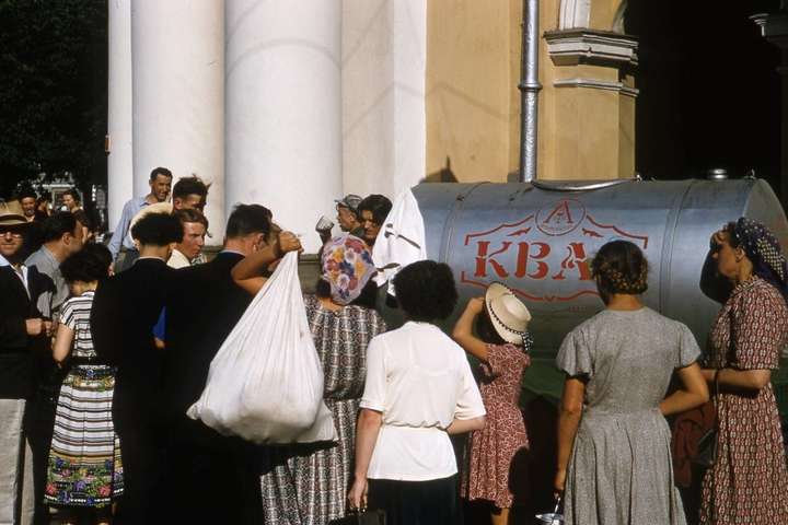 Кольорові архівні ретрофото Києва 1960-1970-х років, зроблені туристами з США