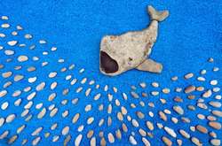 Художник составляет невероятно реалистичные картины из камней, найденных на пляже