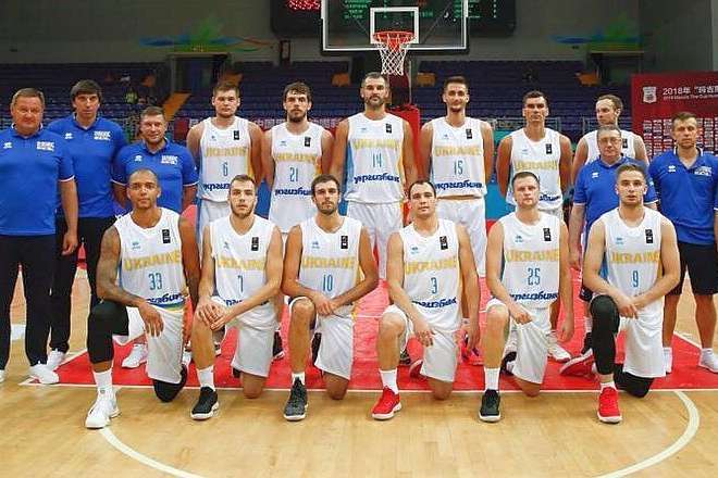 Збірна України з баскетболу обіграла у товариському матчі команду Сербії