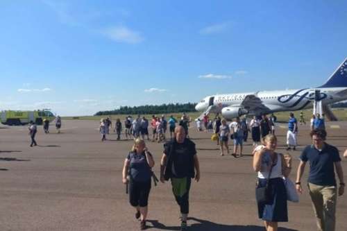 У Гельсінкі загорівся літак з пасажирами на борту 