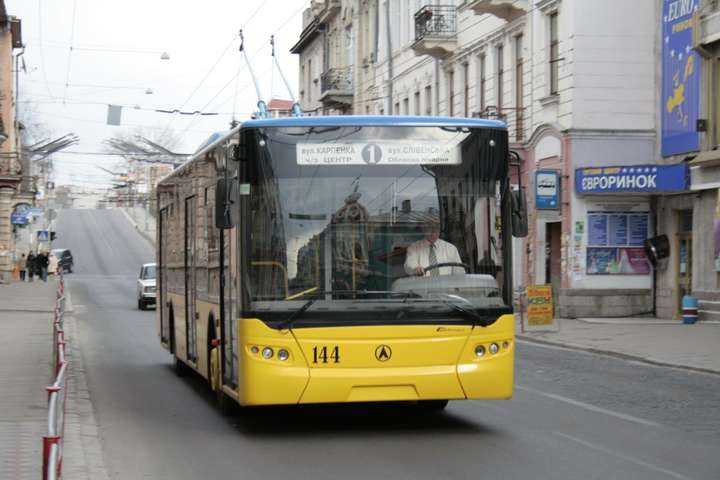 Транспортний колапс у Лисичанську: у місті зупинилися тролейбуси