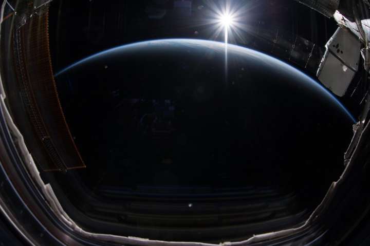 Астронавт Міжнародної космічної станції показав таймлапс світанків