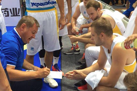 Збірна України з баскетболу програла на турнірі у Китаї господарям
