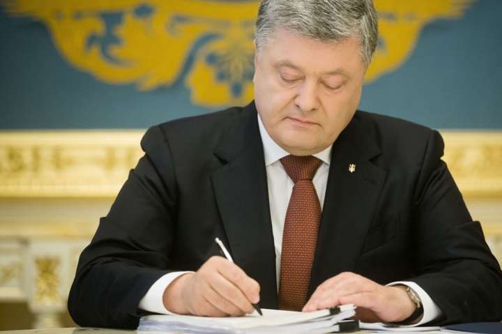 Порошенко проведе нараду з «дипломатичним військом» України