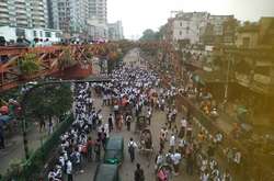 Протести у Бангладеш: 25 підлітків дістали поранення