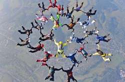 На Харківщині парашутистки встановили чотири світові рекорди (фото)