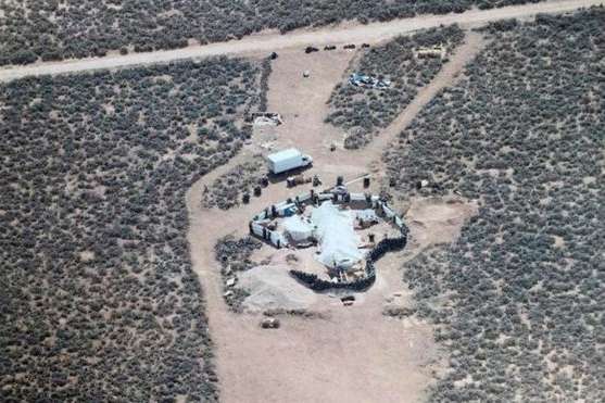 В нелегальном лагере в пустыне США полиция нашла 11 голодающих детей