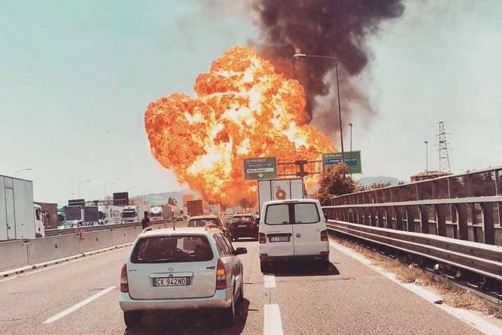 Поблизу аеропорту Болоньї стався масштабний вибух, є постраждалі