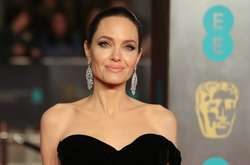 Анджелина Джоли