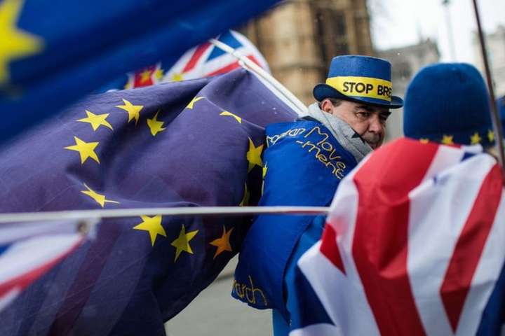 Лише кожен п’ятий британець схвалює політику Терези Мей щодо виходу із ЄС