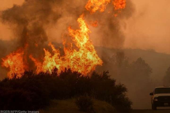 У Каліфорнії вирує найбільша в історії штату пожежа