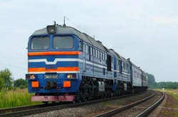 На Житомирщині потяг збив чоловіка, який заснув на рейках