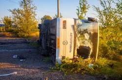На Дніпропетровщині автобус зіткнувся з іномаркою: двоє загиблих та 13 постраждалих