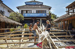 В Индонезии число жертв землетрясения приблизилось к 350