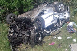 Автівка, що з&rsquo;їхала у кювет