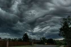 Жителів Польщі попередили про буревії з градом