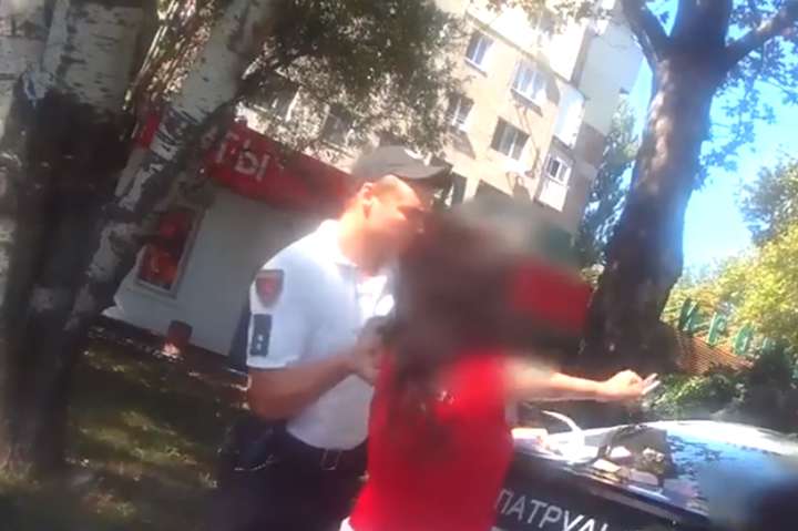 П’яна водійка врізалася в Одесі в дерево