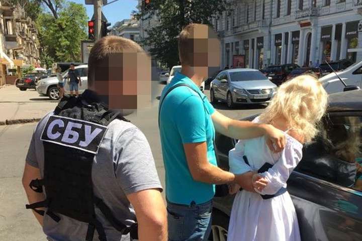 На Одещині одна з керівників райвідділу поліції попалася на хабарі