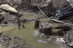 Активісти перекрили столичну Поштову площу через підтоплення розкопок