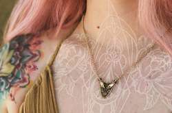 White ink tattoo: 25 идей для татуировок-невидимок, которые не заметит даже ваша мама