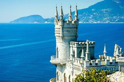 Порошенко про окуповану Ялту: Над містом підніметься синьо-жовтий стяг