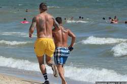 Усик с Ломаченко на пляже