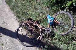 На Харківщині водій на «Рено» задавив пенсіонера на велосипеді