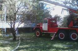 Рятувальники біля будинку, де стався вибух