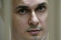 «Він став українським камикадзе, який поставив своє життя заради інших». Інтерв'ю Дмитра Дінзе - адвоката режисера Олега Сенцова