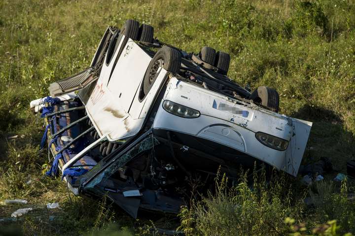 В Угорщині перекинувся мікроавтобус з українцями, один пасажир впав у кому
