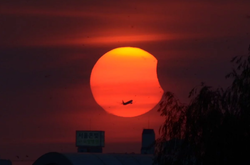  Солнечное затмение  