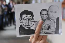  Стус заперечував вину, а його адвокат Медведчук... її підтверджував. Цей момент був у сценарії, потім чомусь випав 