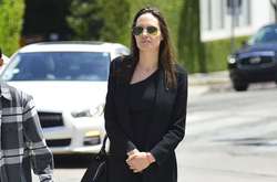  Анджелина Джоли 