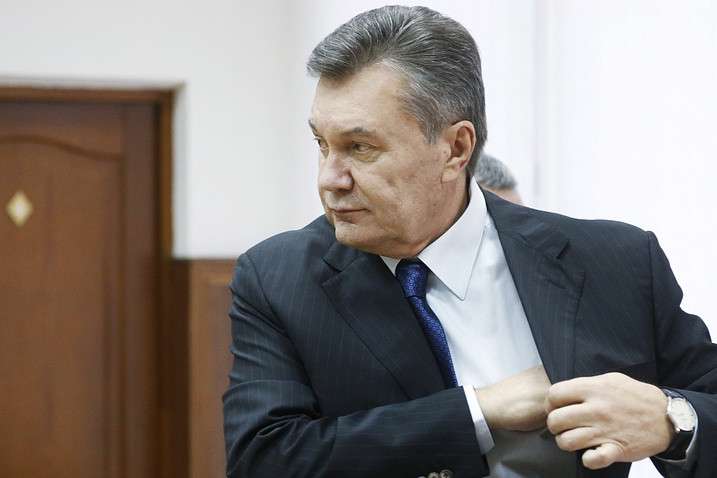 Новий безкоштовний адвокат Януковича за годину встигає ознайомитися з 1000 сторінок справи? (Фото)