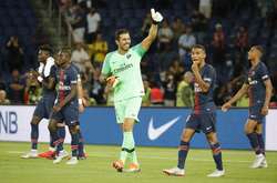 Джанлуїджі Буффон і його партнери. Фото twitter.com/psg_inside