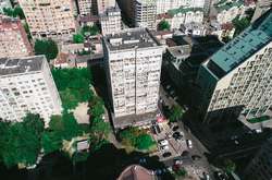 Жінка впала з 11-го поверху