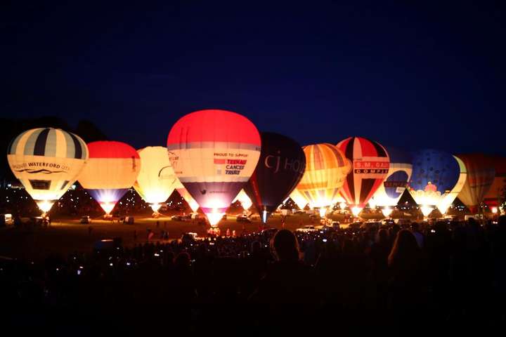 Яркие фото с фестиваля воздушных шаров в Великобритании