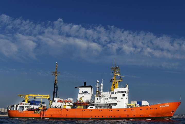 Шесть стран ЕС договорились о принятии мигрантов с судна Aquarius