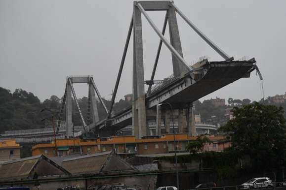 В Італії офіційно підтвердили загибель понад 30 осіб при обваленні моста