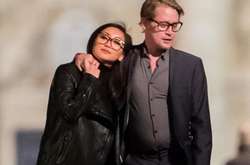 Маколей Калкин и Брэнда Сонг.