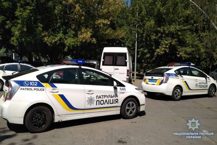 На киевской Троещине произошла драка со стрельбой, пострадали трое человек