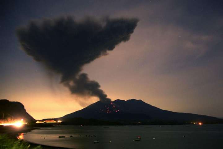 Метеорологи предупредили о возможном извержении вулкана в Японии