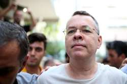 Справа Бренсона: суд відмовився відпустити пастора з-під домашнього арешту