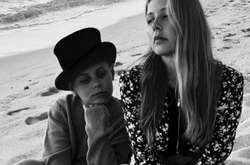 Черно-белая грусть: Тина Кароль опубликовала в день рождения покойного мужа фото с сыном