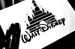 Студия Disney оказалась в центре скандала из-за персонажа нетрадиционной ориентации