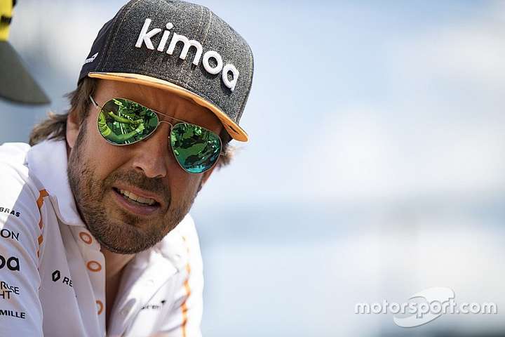 На Формулі-1 життя не закінчується: Фернандо Алонсо запросили у NASCAR