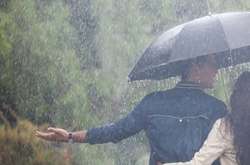 Синоптики обіцяють неймовірну спеку та зливи: прогноз погоди на 16 серпня