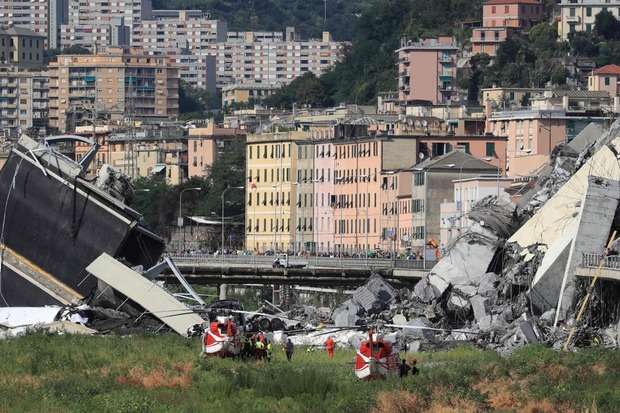 Трагедія в Генуї: під завалами мосту можуть лишатися до 20 людей 