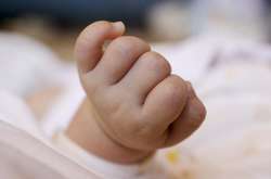 У матері, позбавленої прав на шістьох дітей, забрали ще одну дитину