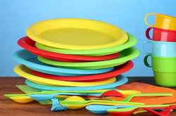 Сенат Чехії схвалив заборону виробництва та продажу одноразових пластмасових товарів